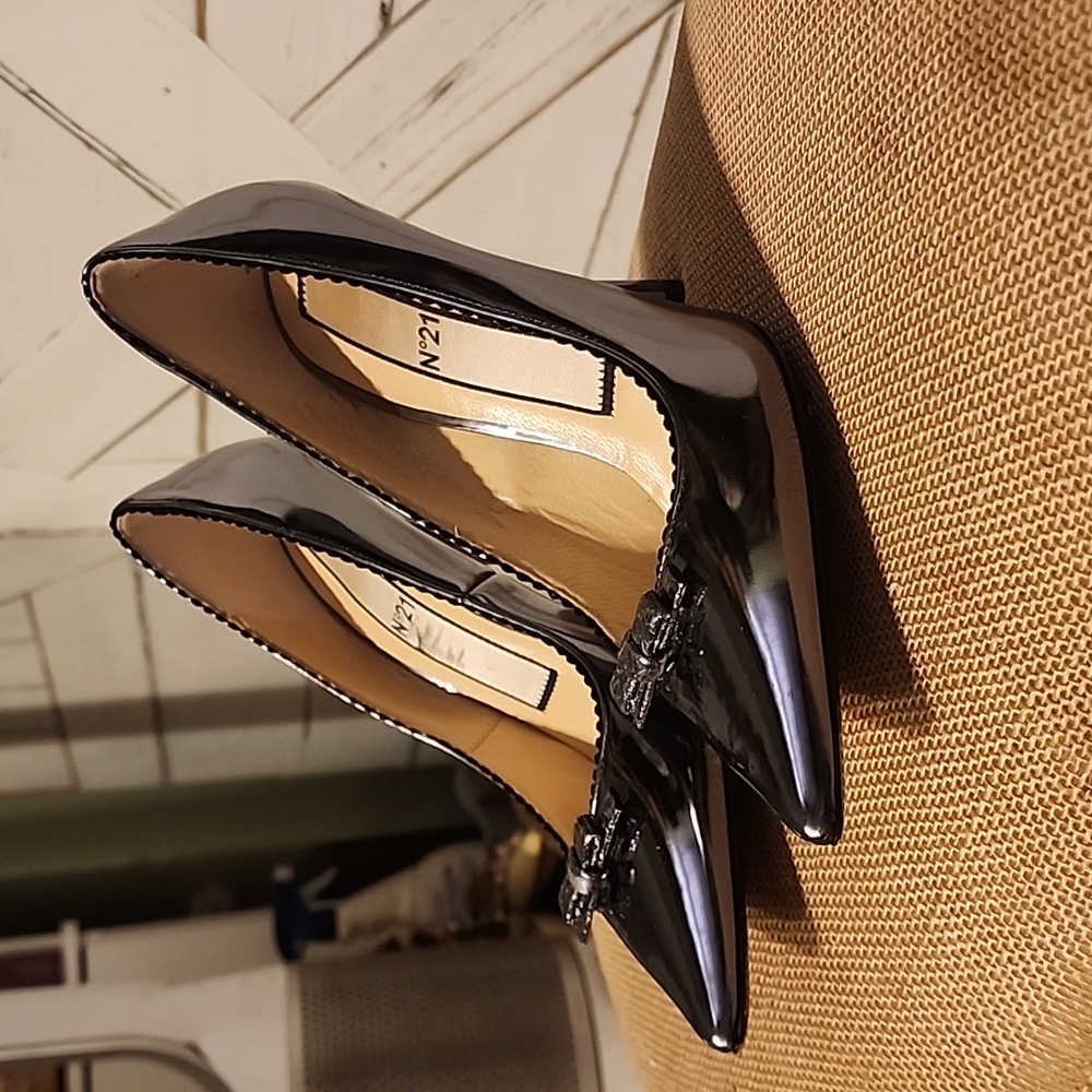 No. 21 Black Patent Leather Heels - Picture 2 of 12
